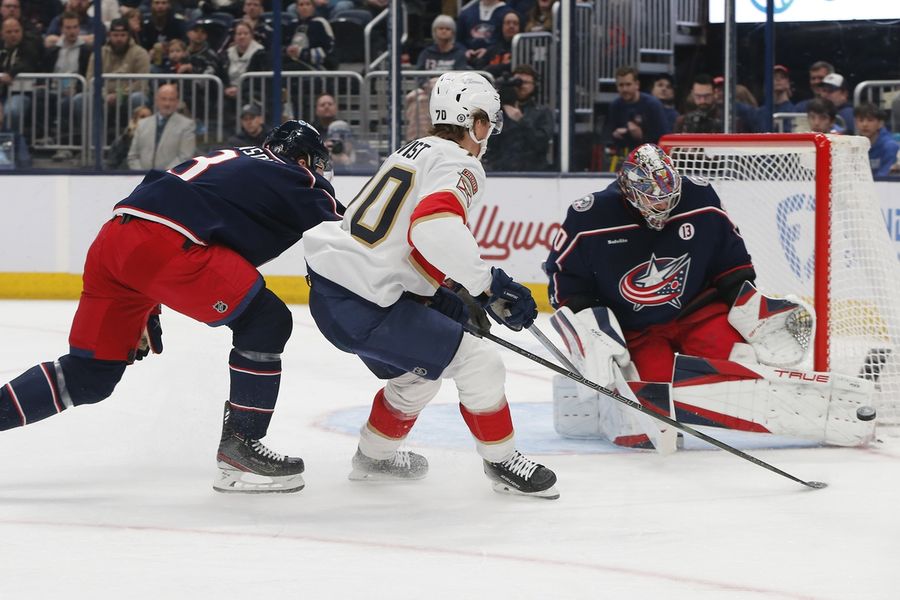 Deadspin | Aleksander Barkov lifts Panthers past Blue Jackets in OT