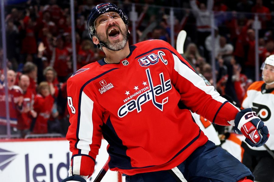 Deadspin | Alex Ovechkin inches closer to history as Capitals hold on against Flyers