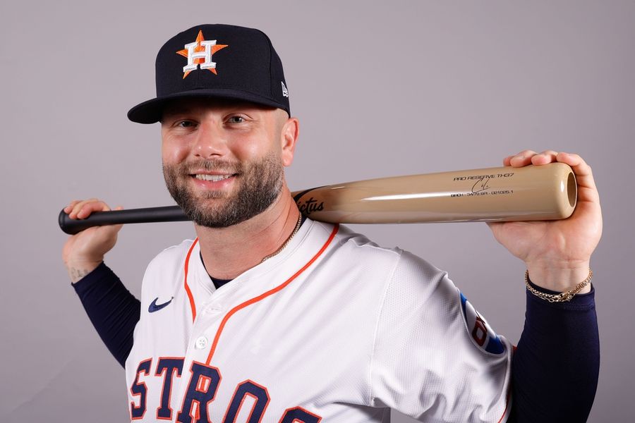 Deadspin | Astros 1B Christian Walker (oblique) scratched from lineup