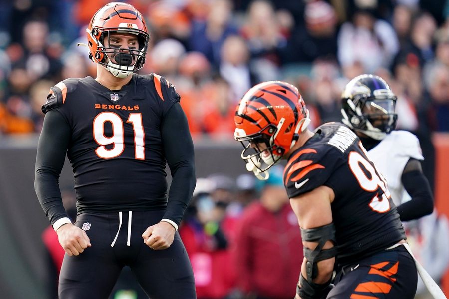 Deadspin | Good things in threes? Trey Hendrickson, Bengals talking contract