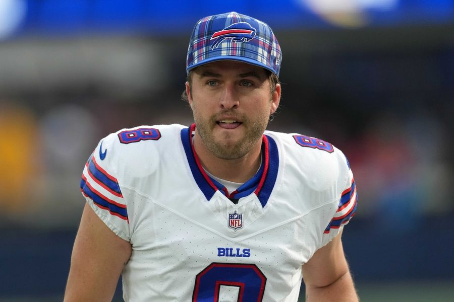 Deadspin | Bills release veteran punter Sam Martin after 3 seasons