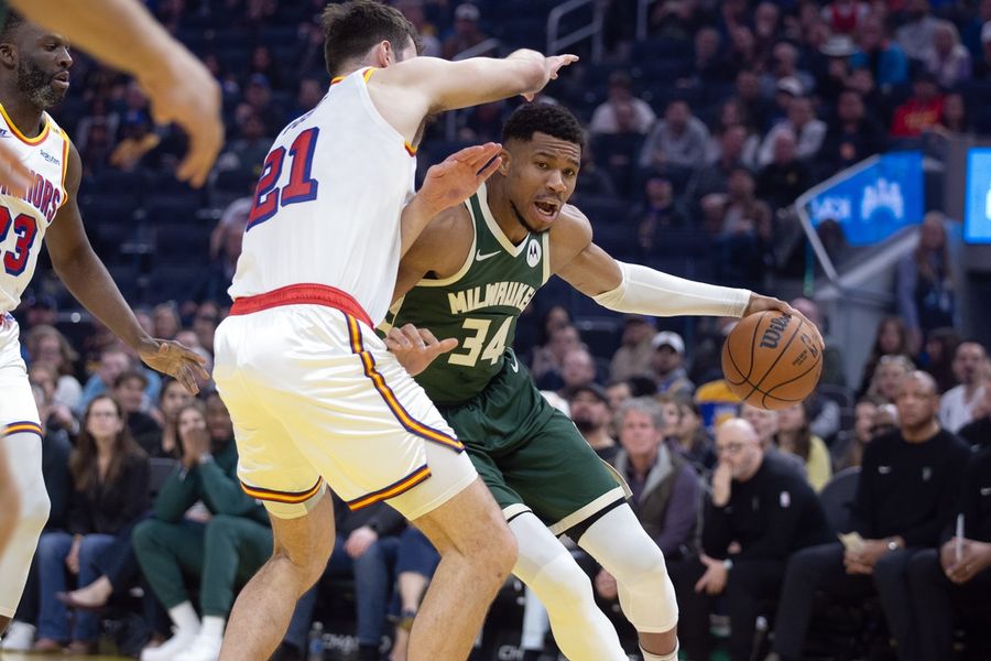 Deadspin | Bucks bid for elusive win on road in clash vs. Lakers