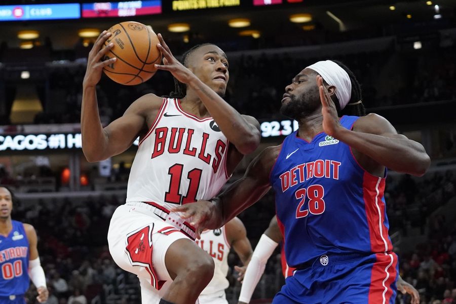 Deadspin | Bulls G Ayo Dosunmu (shoulder) out for season