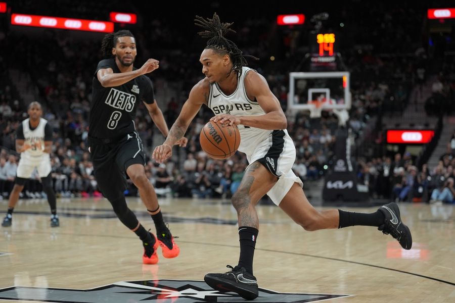 Deadspin | Devin Vassell's career night sparks Spurs past Nets