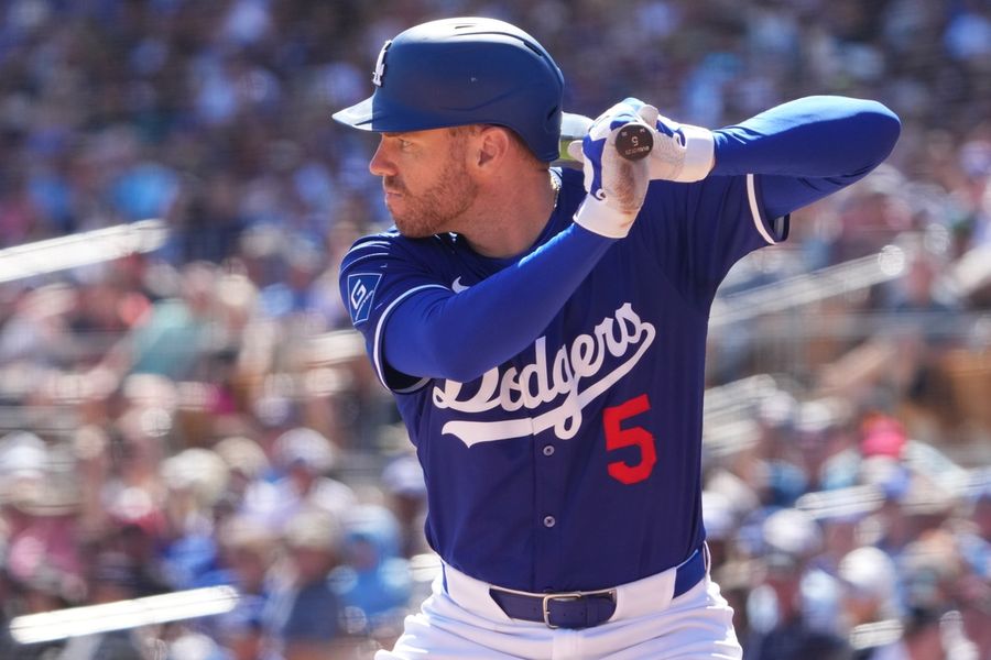 Deadspin | Dodgers 1B Freddie Freeman (rib) optimistic; SS Mookie Betts returns to LA