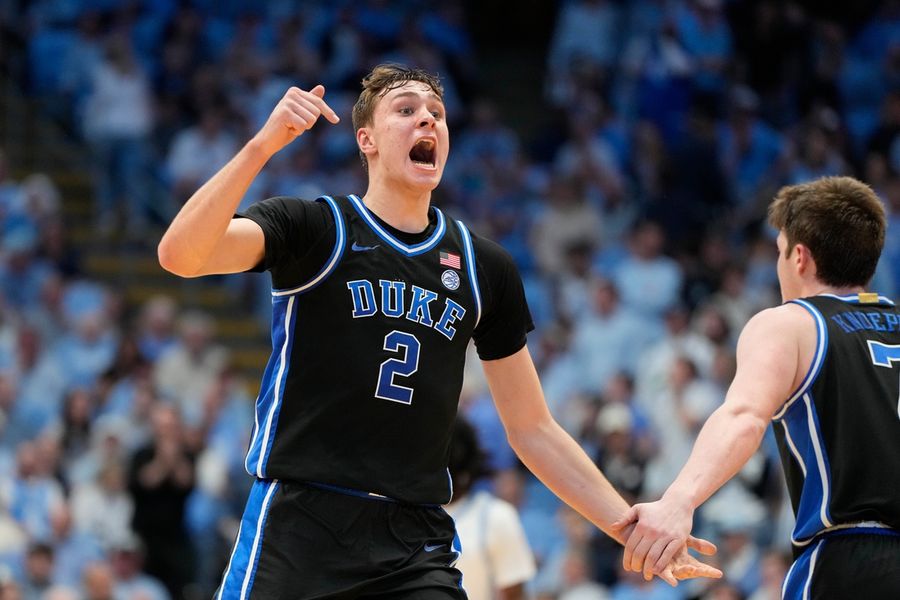 Deadspin | Duke at No. 1 in AP poll for first time since November 2021