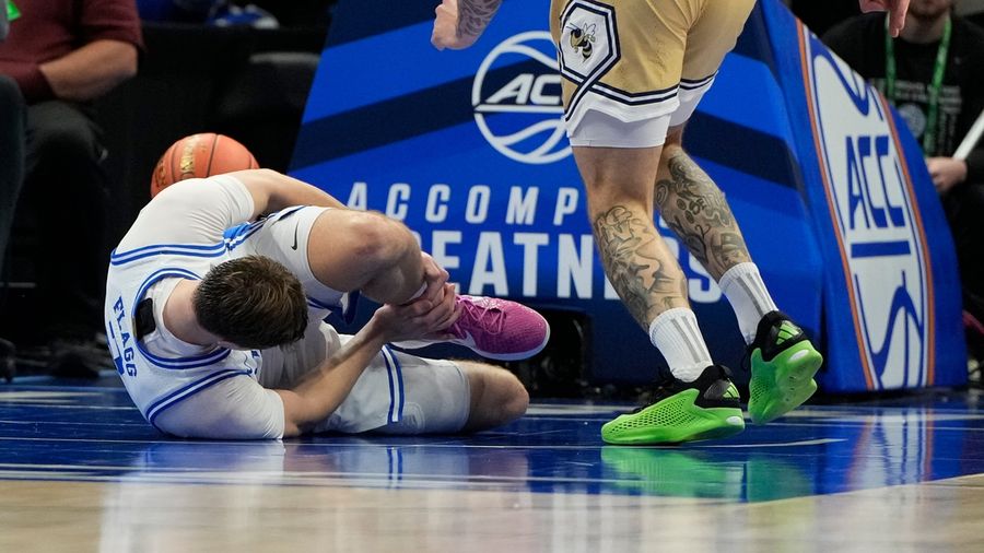 Deadspin | Duke's Cooper Flagg injures left ankle, out of ACC tourney quarterfinal