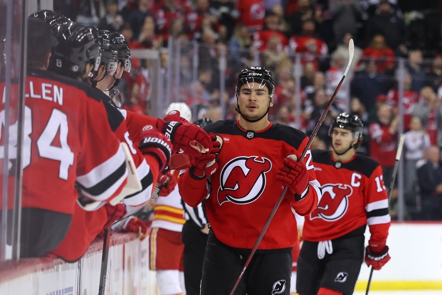 Deadspin | Flames score fourth in third period, overtake Devils