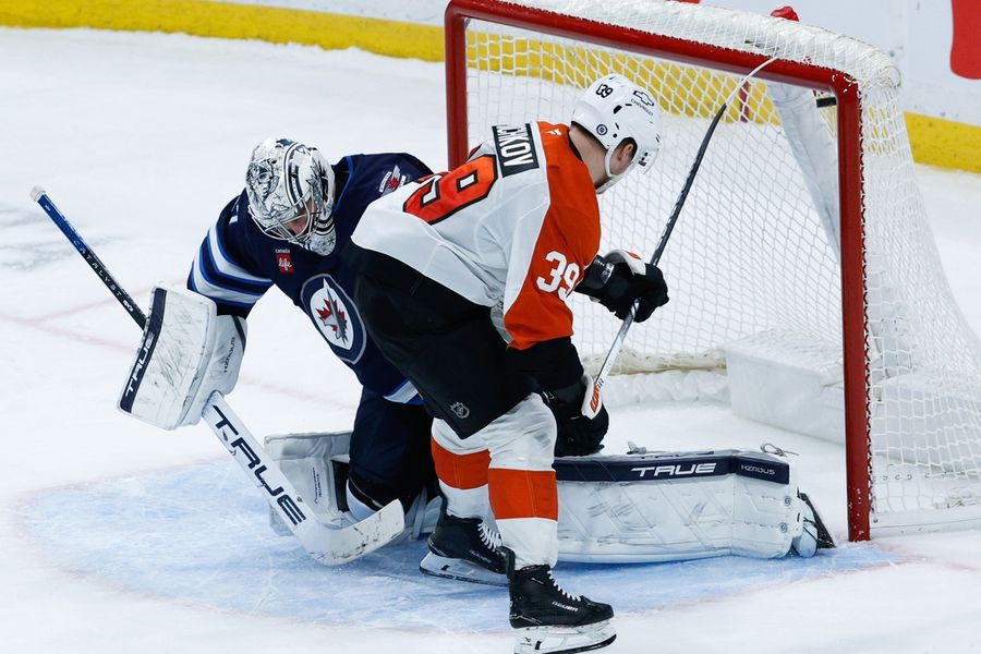 Deadspin | Flyers get by NHL-leading Jets in shootout