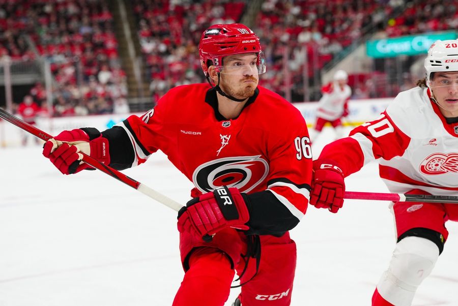 Deadspin | Hurricanes face Flyers as Carolina shoots for seventh straight win