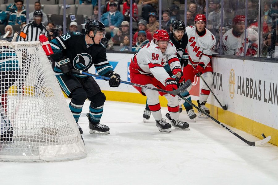 Deadspin | Hurricanes top Sharks for 2nd eight-game win streak of season