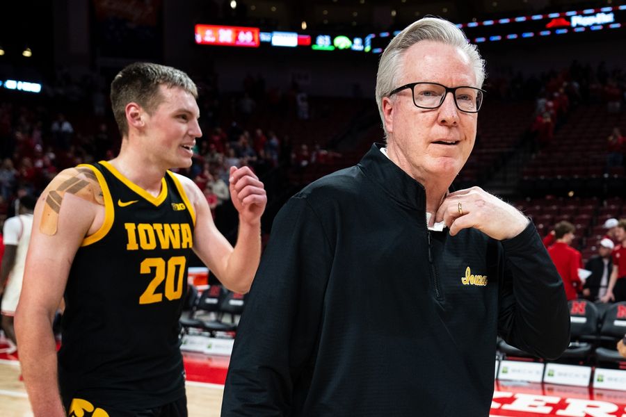 Deadspin | Iowa snaps losing streak, takes down Nebraska