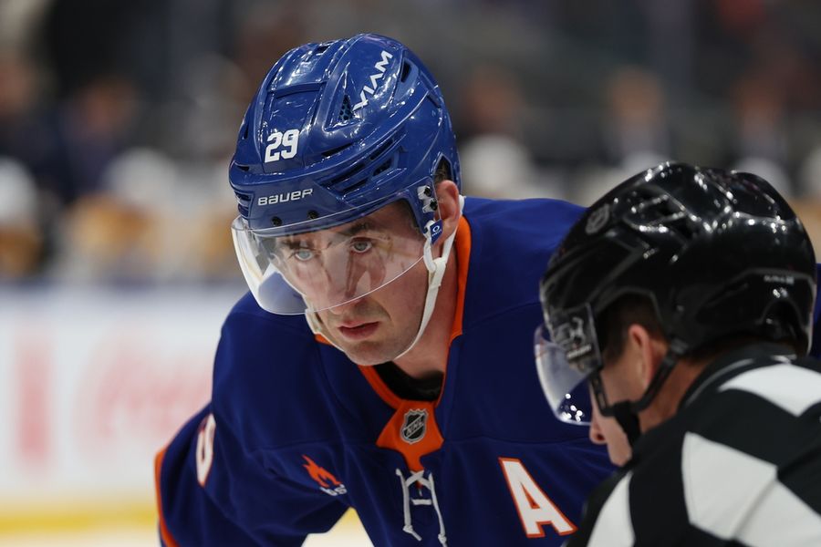 Deadspin | Islanders begin life without Brock Nelson at San Jose