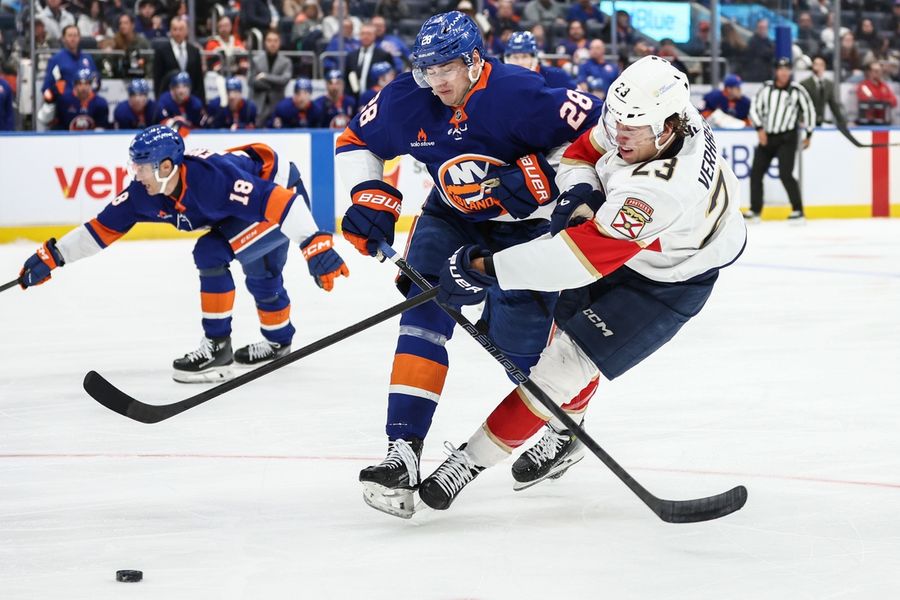 Deadspin | Islanders score 4 unanswered, double up Panthers