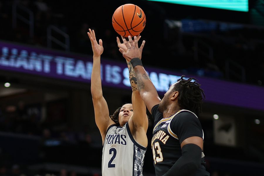 Deadspin | Jayden Epps' late hoop caps Georgetown's sweep of Villanova