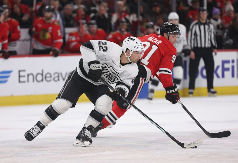 Deadspin | Kings hand Blackhawks sixth straight loss