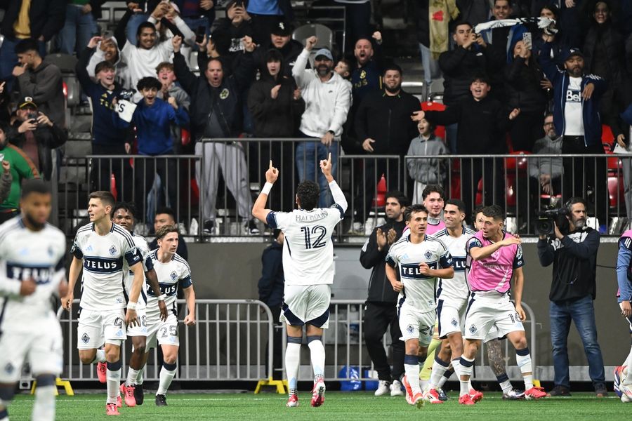 Deadspin | Late goals give Whitecaps momentum for matchup with Montreal