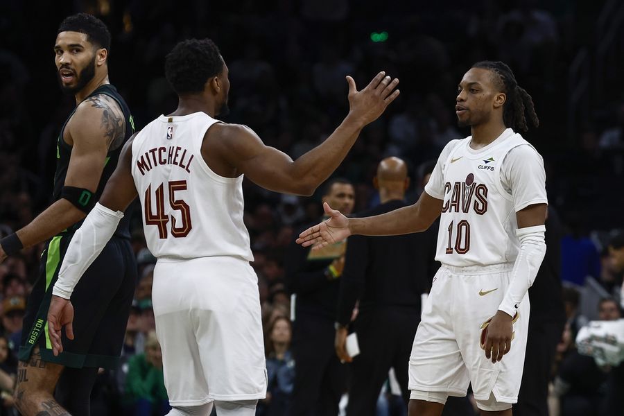 Deadspin | NBA roundup: Donovan Mitchell (41) leads Cavs past Celtics