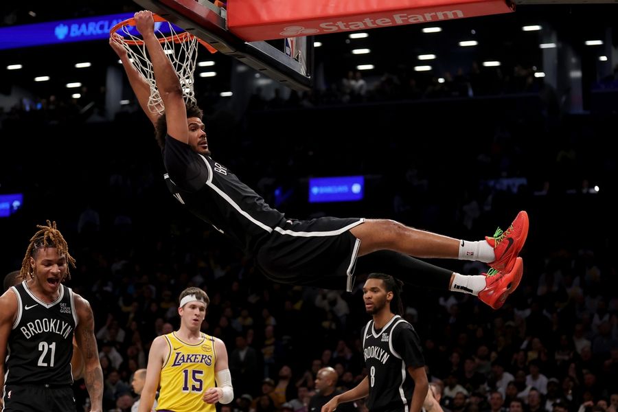 Deadspin | NBA roundup: Nets upend Lakers to halt 7-game slide