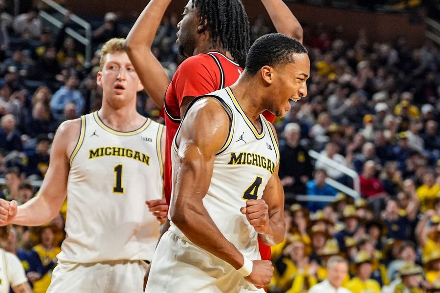 Deadspin | No. 15 Michigan braces for close contest vs. Illinois