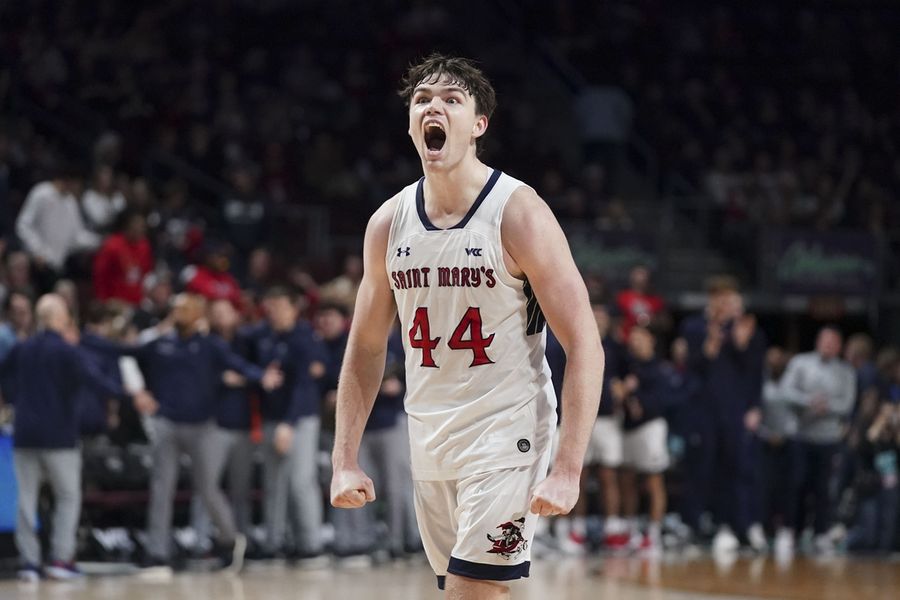 Deadspin | No. 19 Saint Mary's looks to take down Gonzaga in WCC title game