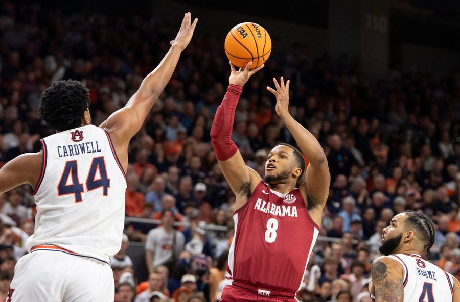 Deadspin | No. 7 Alabama stuns No. 1 Auburn in overtime upset