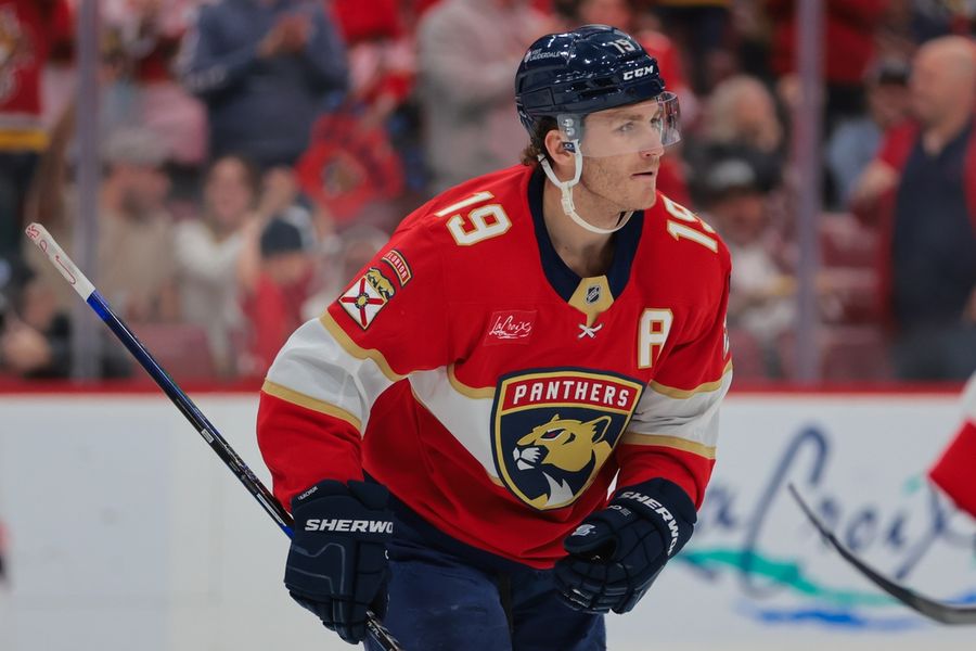 Deadspin | Panthers place F Matthew Tkachuk on IR