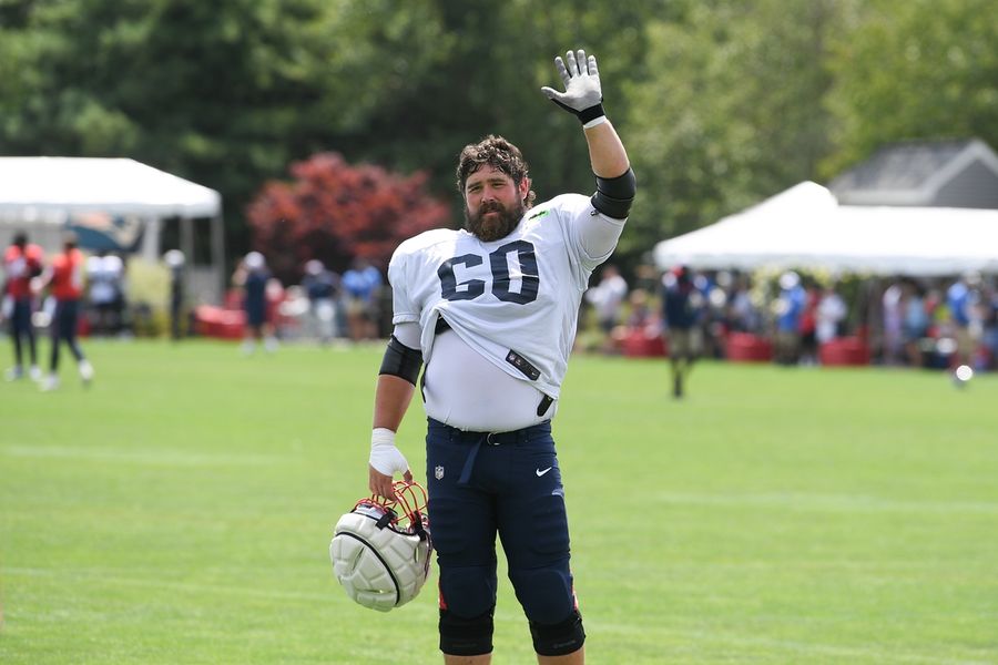 Deadspin | Patriots release C David Andrews