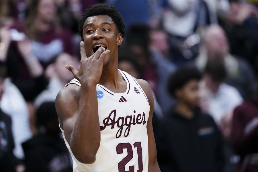 Deadspin | Pharrel Payne, Texas A&M fight off Yale's upset bid