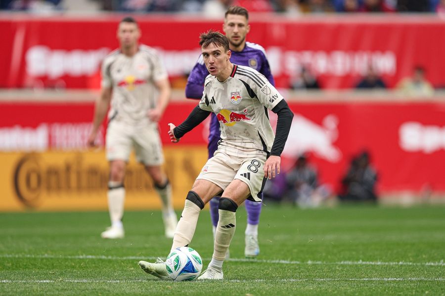 Deadspin | Red Bulls seek to continue success vs. Toronto FC