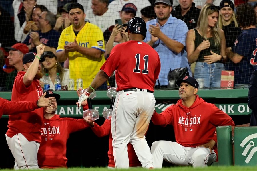 Deadspin | Red Sox again delay Rafael Devers' spring debut