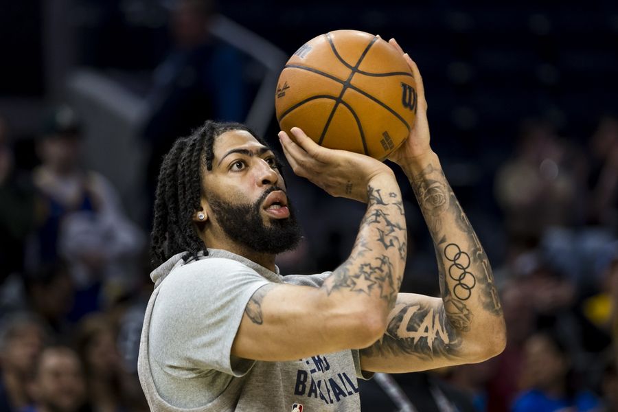 Deadspin | Report: Anthony Davis could return during Mavs' road trip