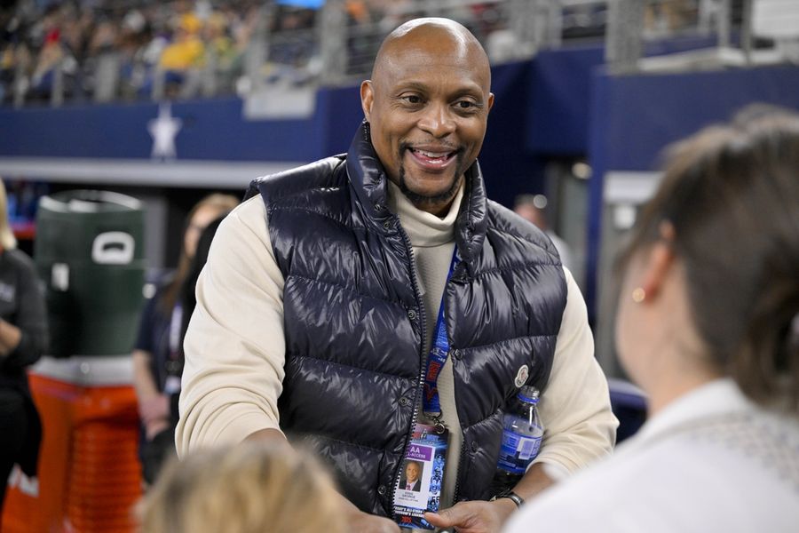 Deadspin | Report: Eddie George agrees to become Bowling Green's coach