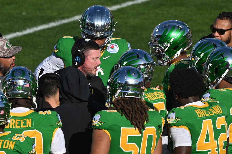 Deadspin | Report: Oregon's Dan Lanning to get big raise