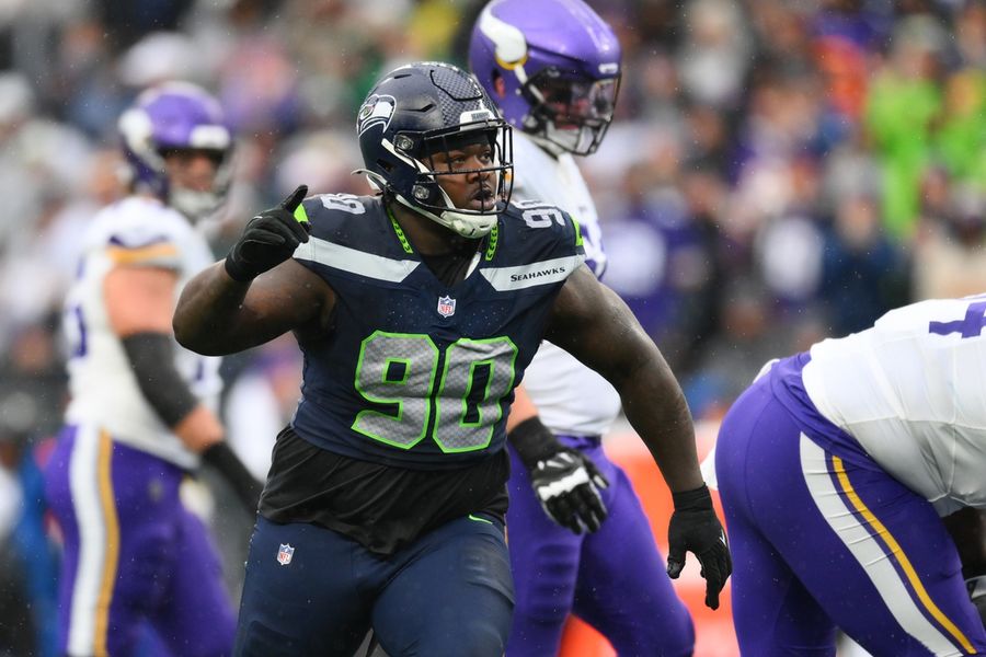 Deadspin | Reports: Seahawks re-sign DT Jarran Reed, LB Ernest Jones IV