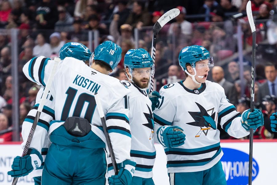 Deadspin | Sharks look to halt Leafs' win streak, end their own skid