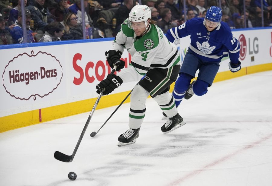 Deadspin | Stars D Miro Heiskanen (knee) could miss 1st round of playoffs