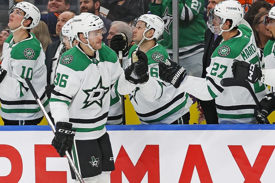 Deadspin | Stars hope for good to outweigh the bad against Canucks