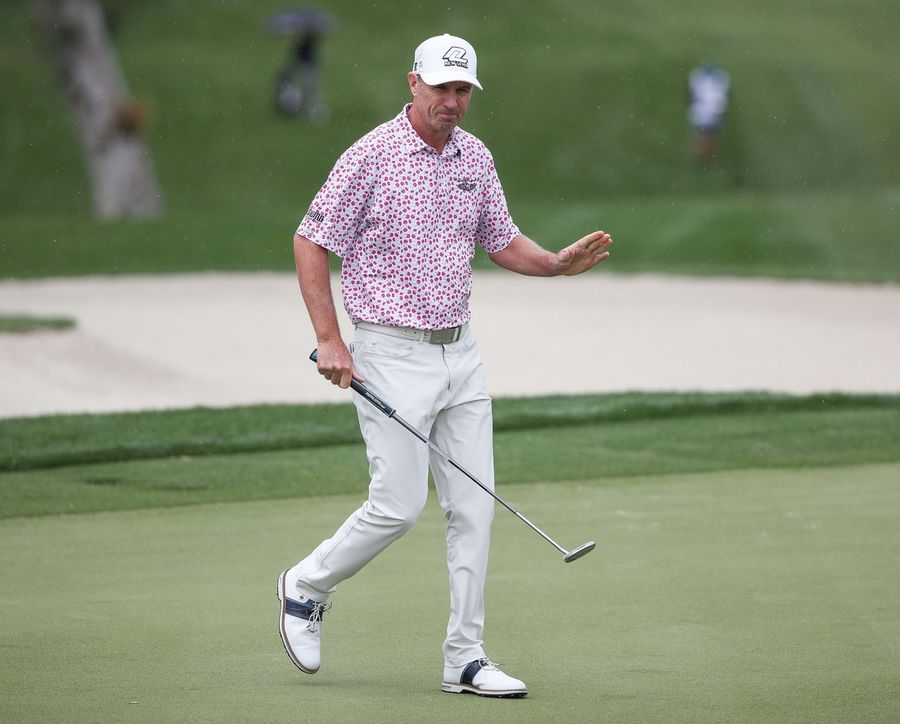 Deadspin | Steven Alker prevails in playoff to win Cologuard Classic