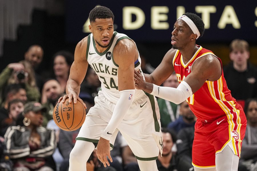 Deadspin | Surging Bucks take aim at injury-riddled Mavericks