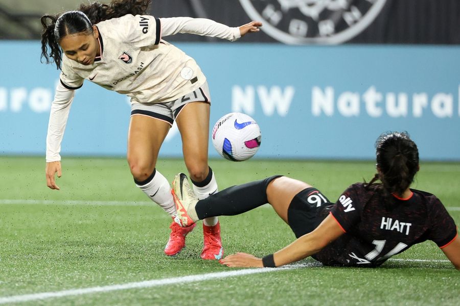 Deadspin | Thorns, Angel City play to draw after first-half goals