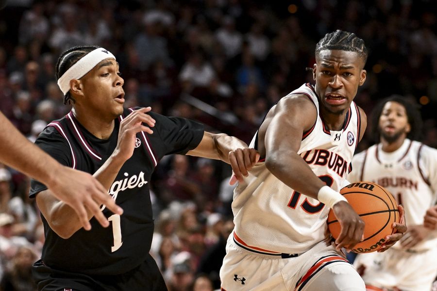 Deadspin | Top 25 roundup: No. 22 Texas A&M topples No. 1 Auburn