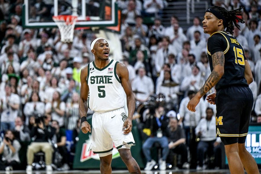 Deadspin | Tre Holloman's career-high 20 points power No. 8 Michigan State past No. 17 Michigan