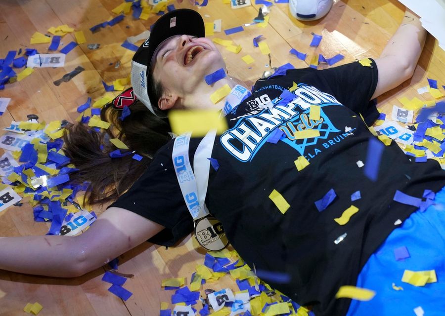 Deadspin | UCLA, South Carolina ranked 1-2 in pre-tourney Top 25