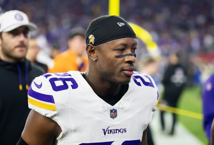 Deadspin | Vikings S Theo Jackson agrees to two-year contract extension