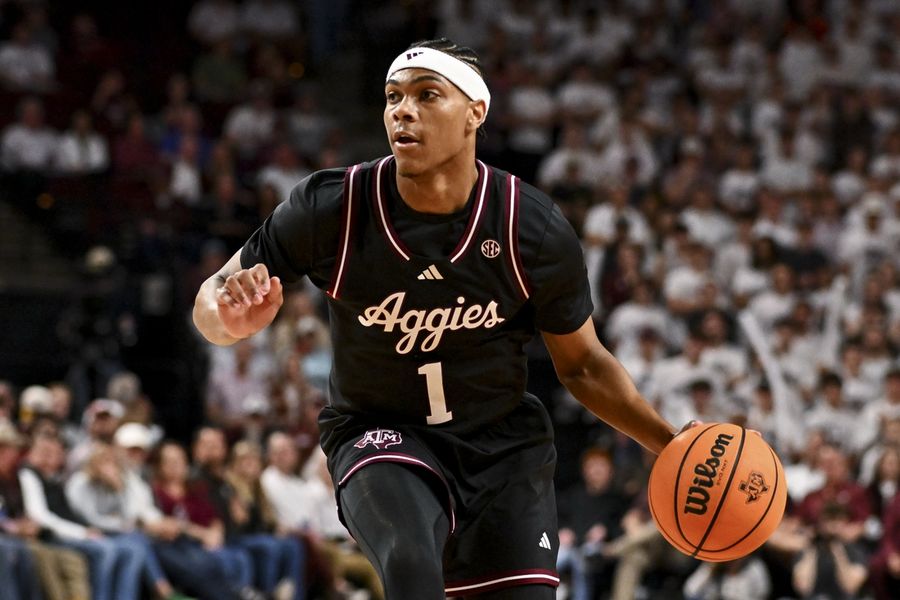 Deadspin | With 'family' approach, No. 22 Texas A&M takes on LSU