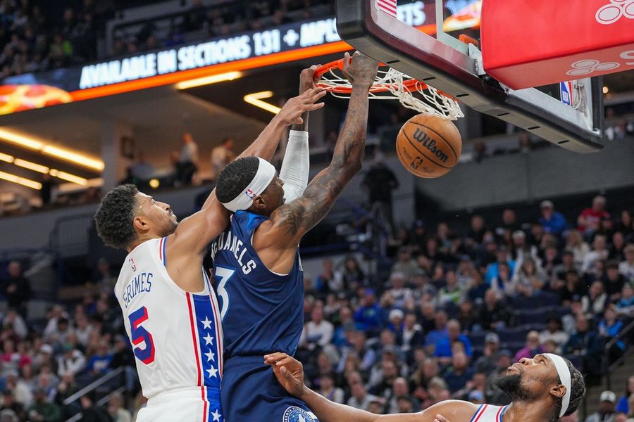 Deadspin | Wolves pull away from 76ers in 4th quarter