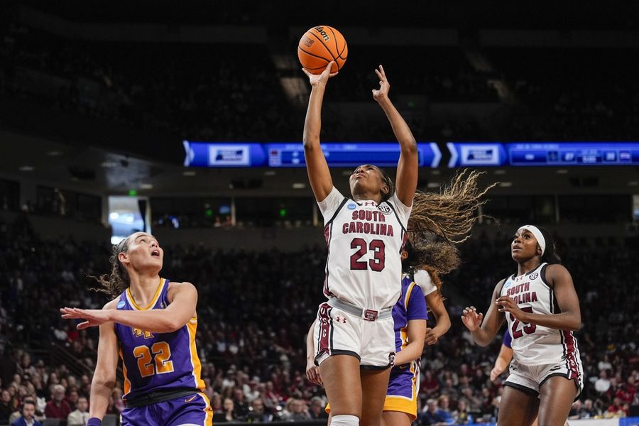 Deadspin | Women's NCAA Birmingham 2 roundup: Top seed South Carolina crushes Tennessee Tech