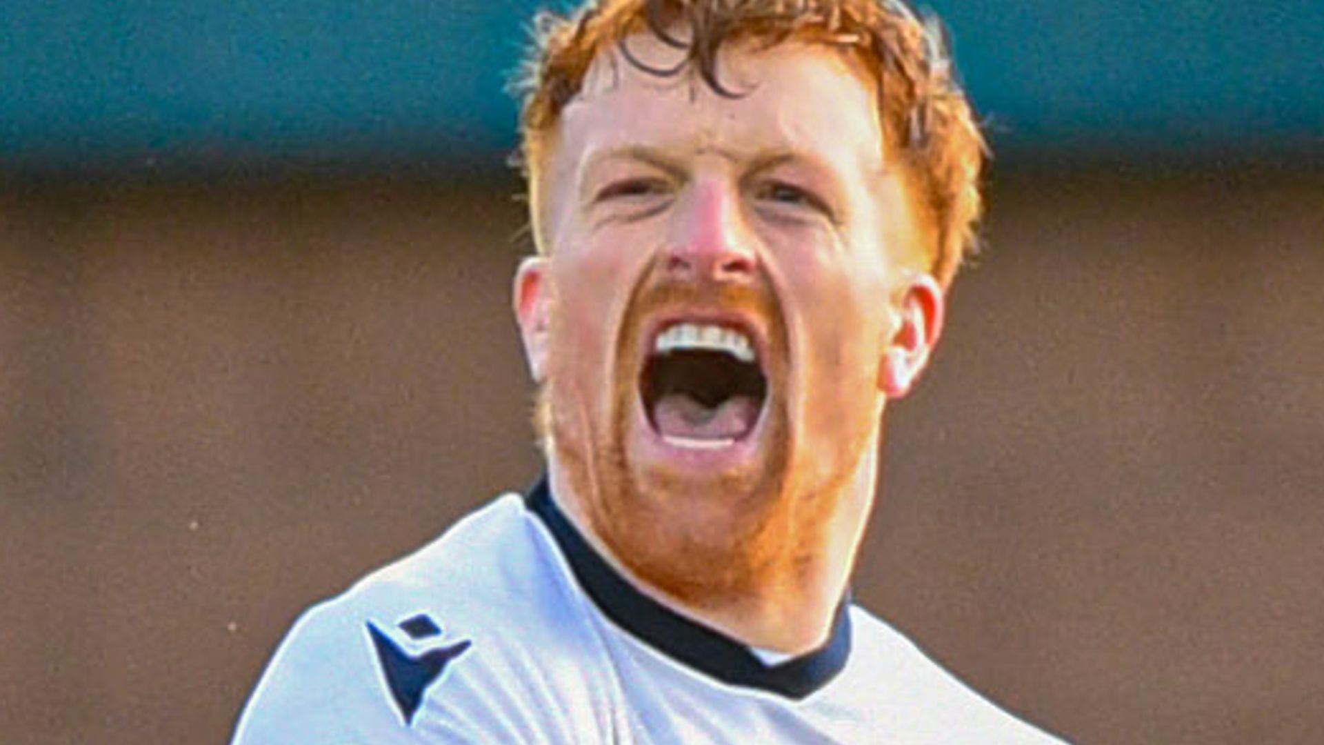 Dundee 1-1 St Johnstone: Simon Murray earns Dundee a point in basement battle