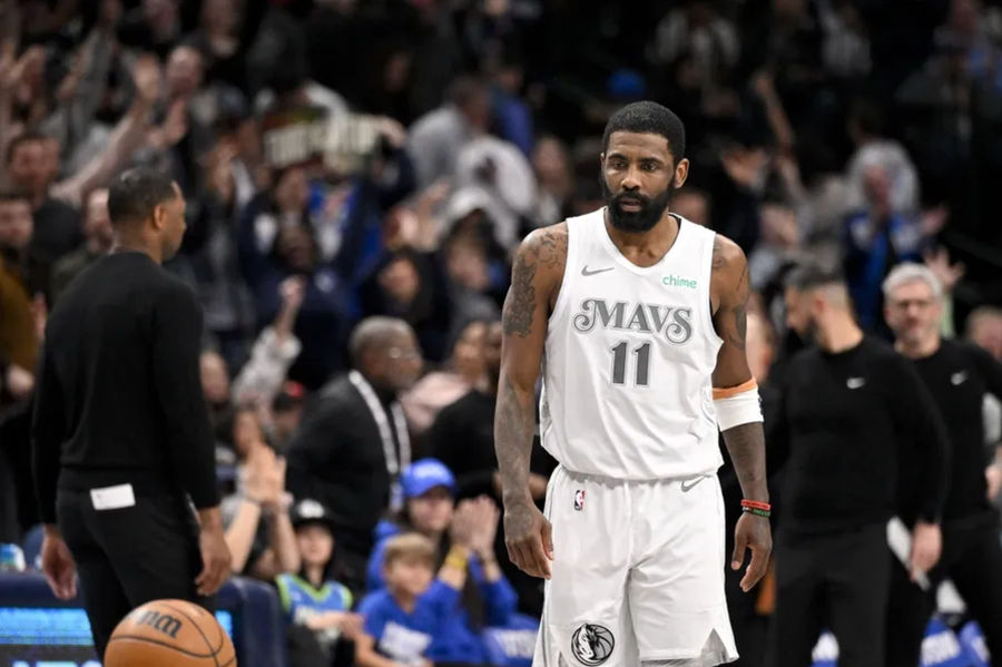 Kyrie Irving Tore His ACL, the Dallas Mavericks Season Is Embarrassingly Over | Deadspin.com